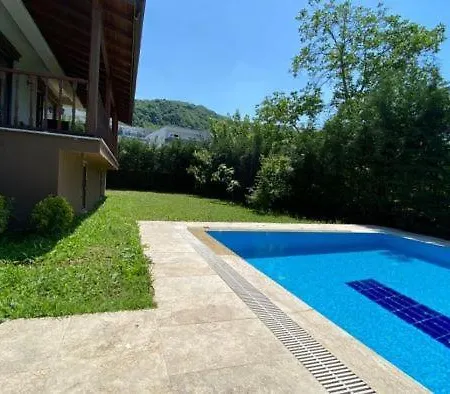 Bella Villa *